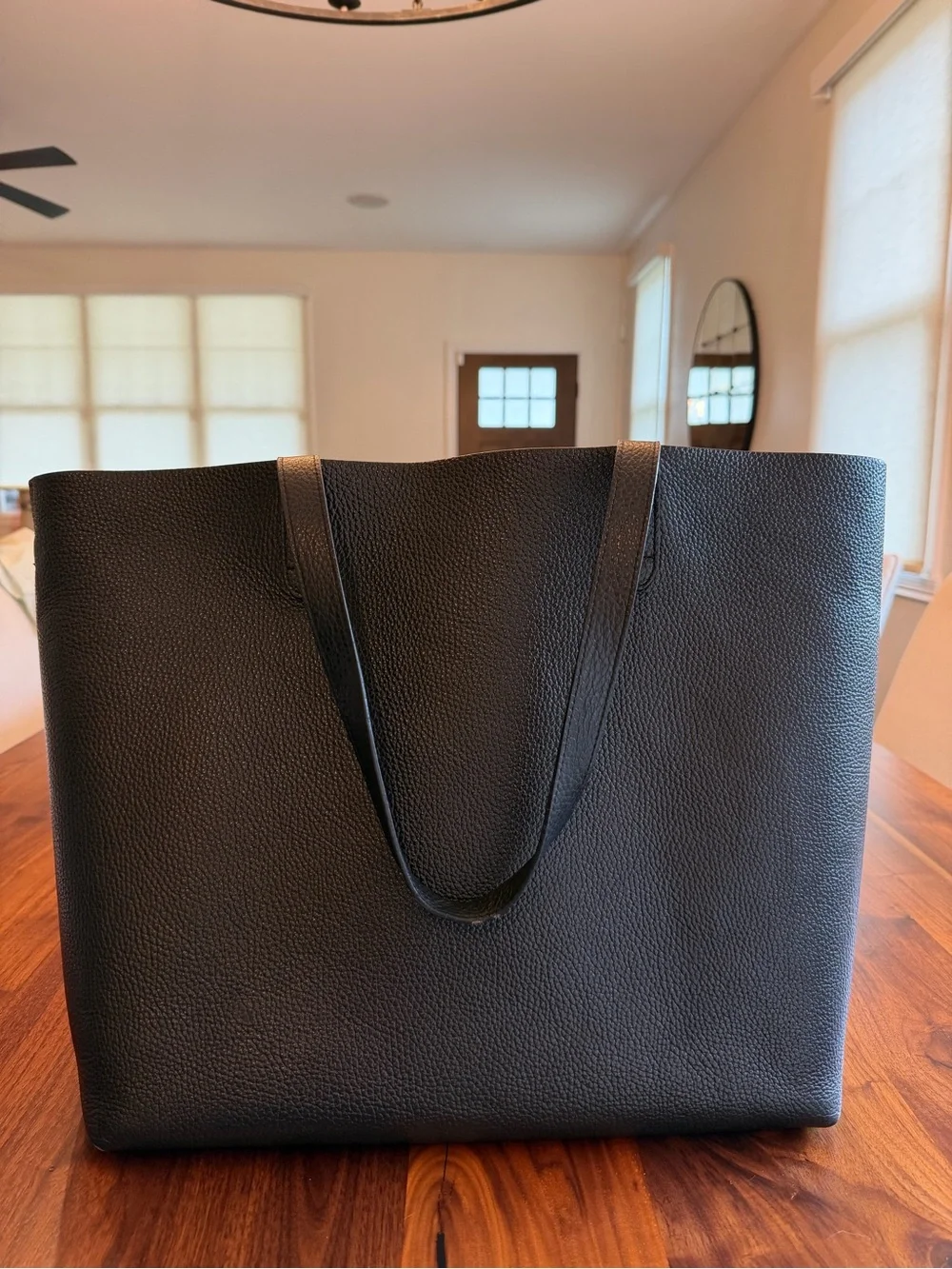 Cuyana Classic Leather Tote Pebbled Black With Insert